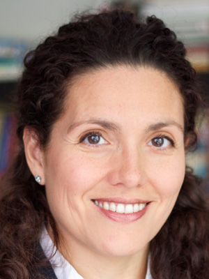 Mariana Hernandez, English, French and Spanish interpreter and translator